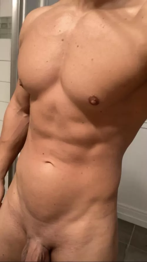 [m] after cardio and getting sucked off in the tanning room 🫣