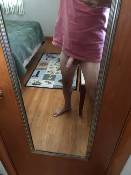 M57. Any real girls who like to show off into older guys who like to show off?