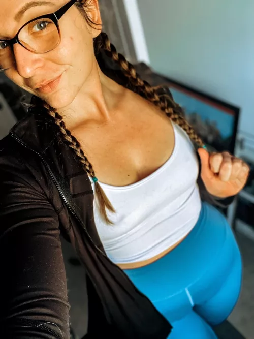 Monday meetings need a little spice, let’s hang