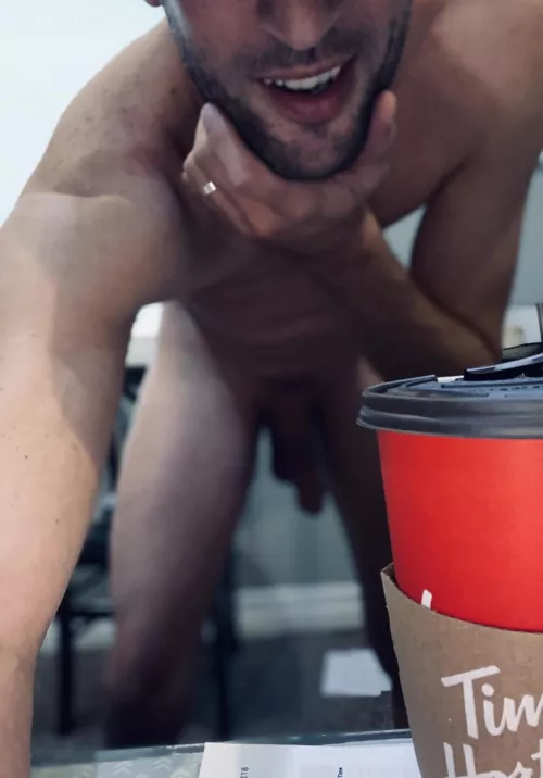 Mondays…it’s a fill up and repeat kind of day amiright?! ☕️☕️