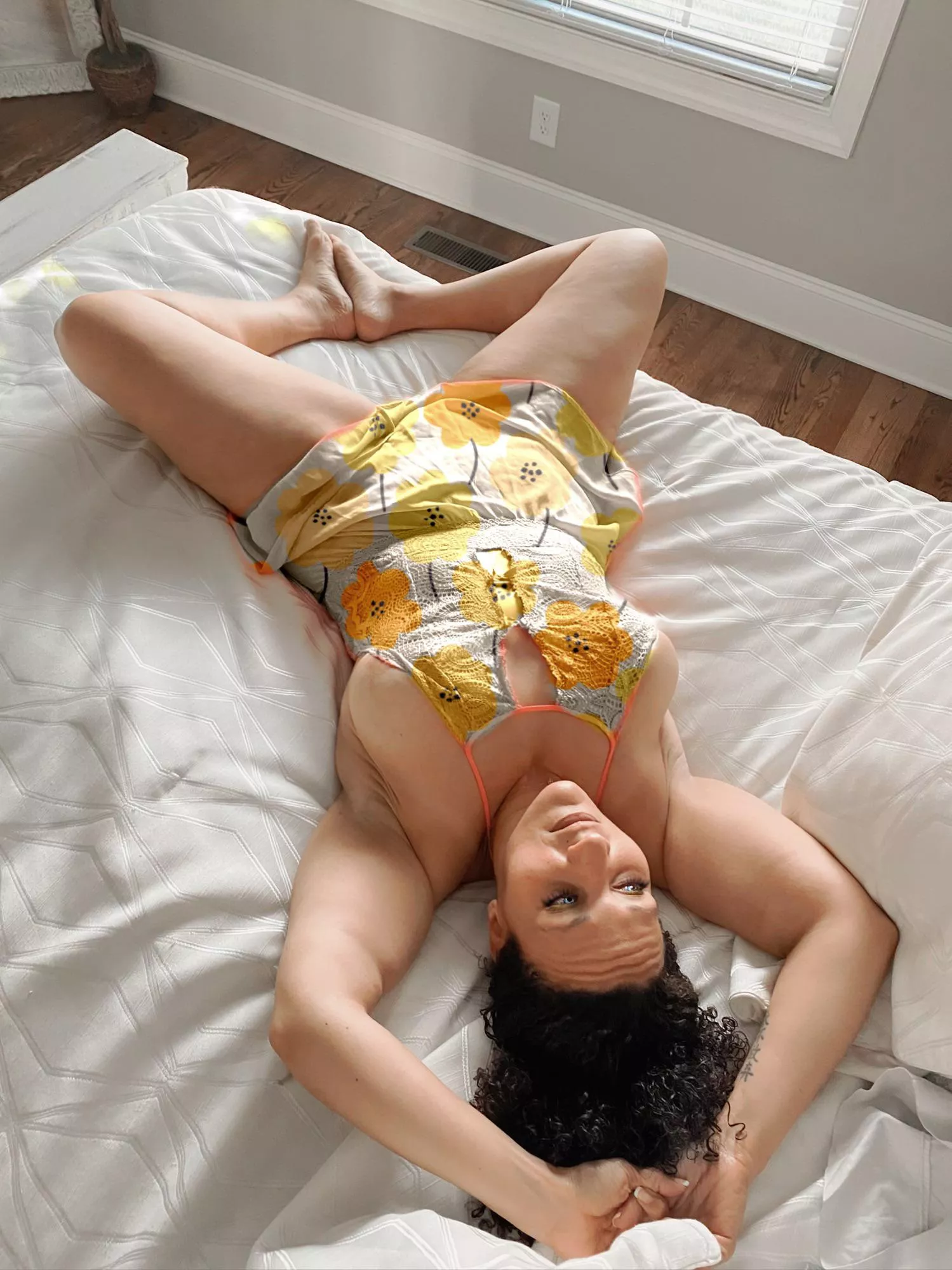 My yard boy is so fucking cute..I hope he takes a peek in the window