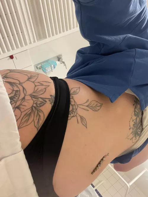 Oops my pants dropped a Bit 😈