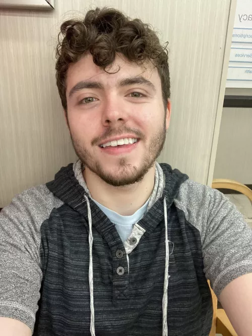 Other post got deleted, still all smiles here. Wishing all the bros a wonderful day that they deserve 💖💖