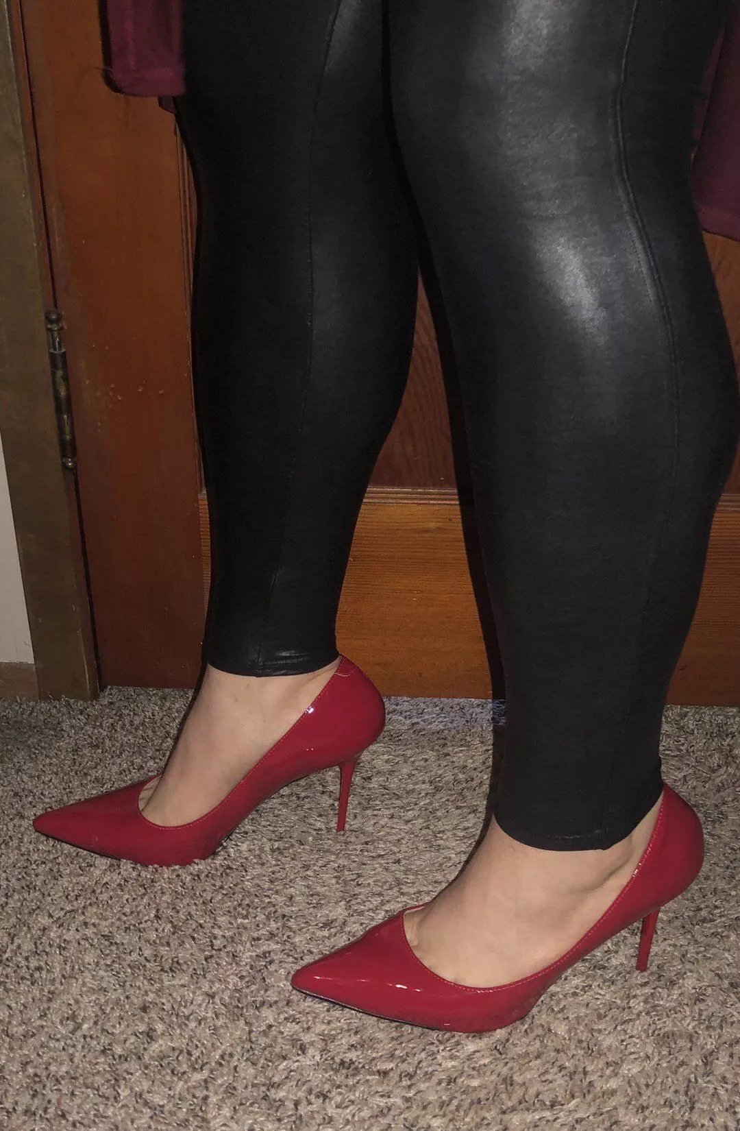 Red pumps for work today. 👠