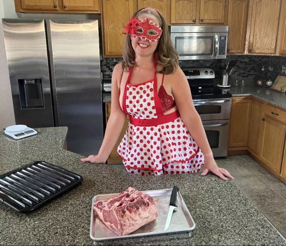 She can cook and fuck, you want a bite?