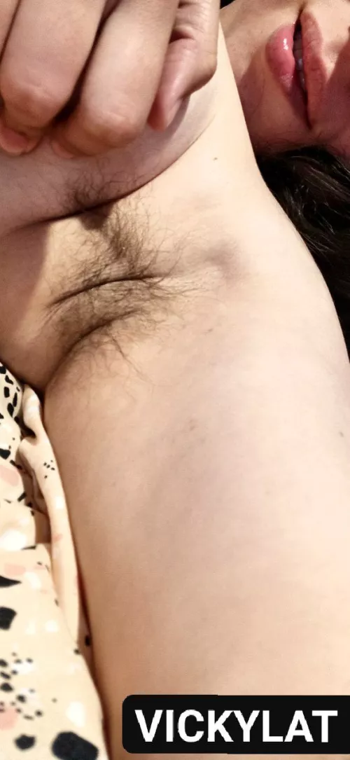 😏🙈 SMELL MY HAIRY ARMPITS