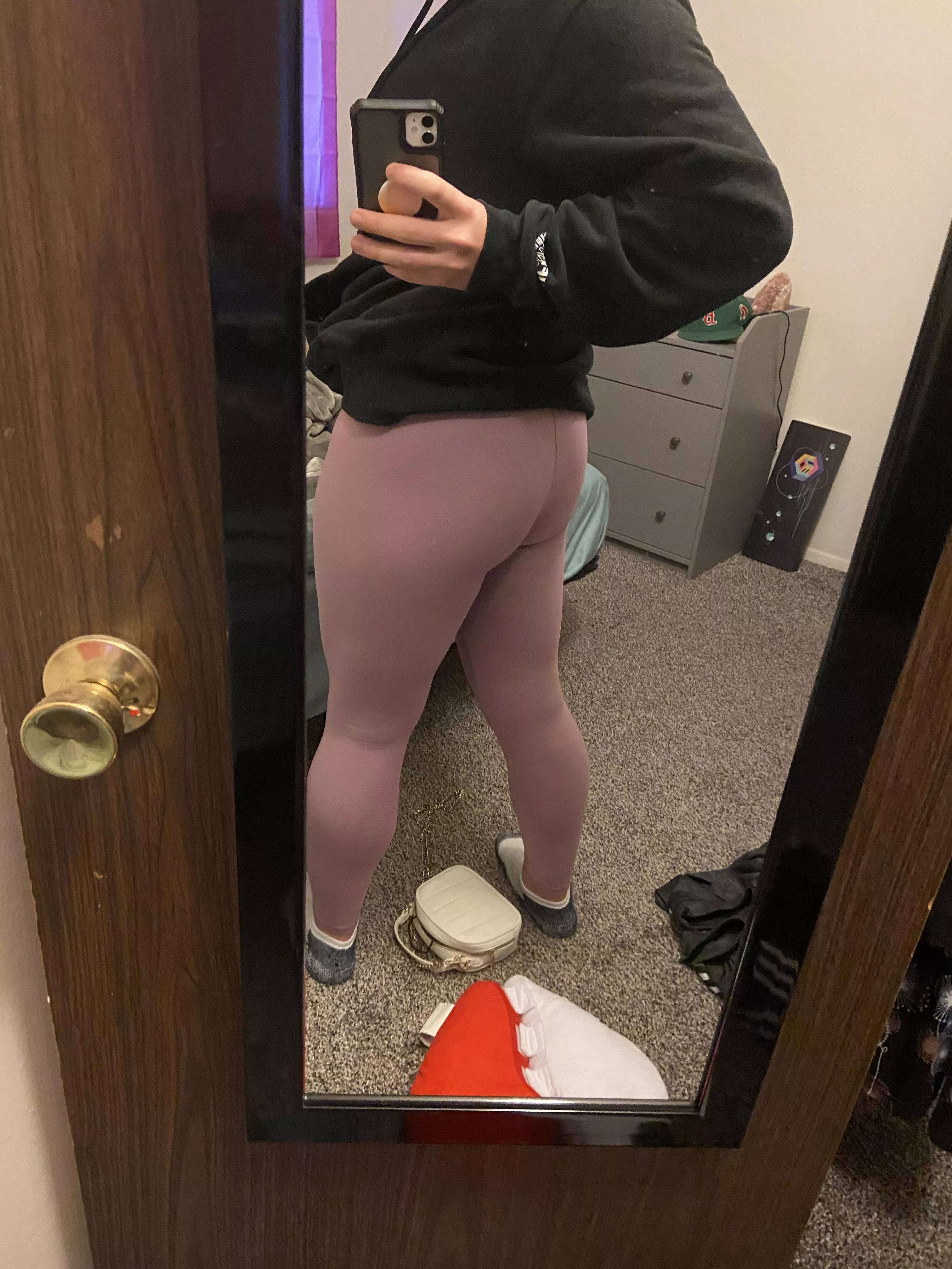 These new leggings make my thighs look nice, don’t you think?