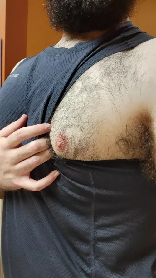 today was leg day, so I doubt anyone wants those focused pictures here, but here's a teaser for now.