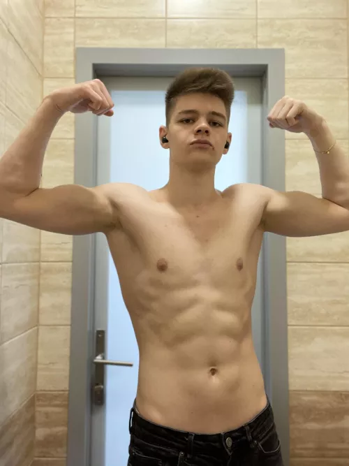 Which you pick: left or right? 😏