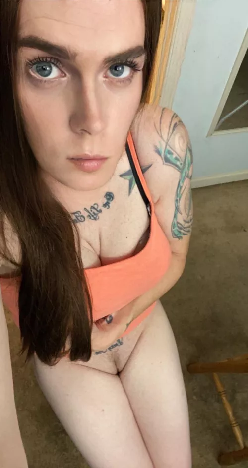 Who wants to play with my pussy and tits?