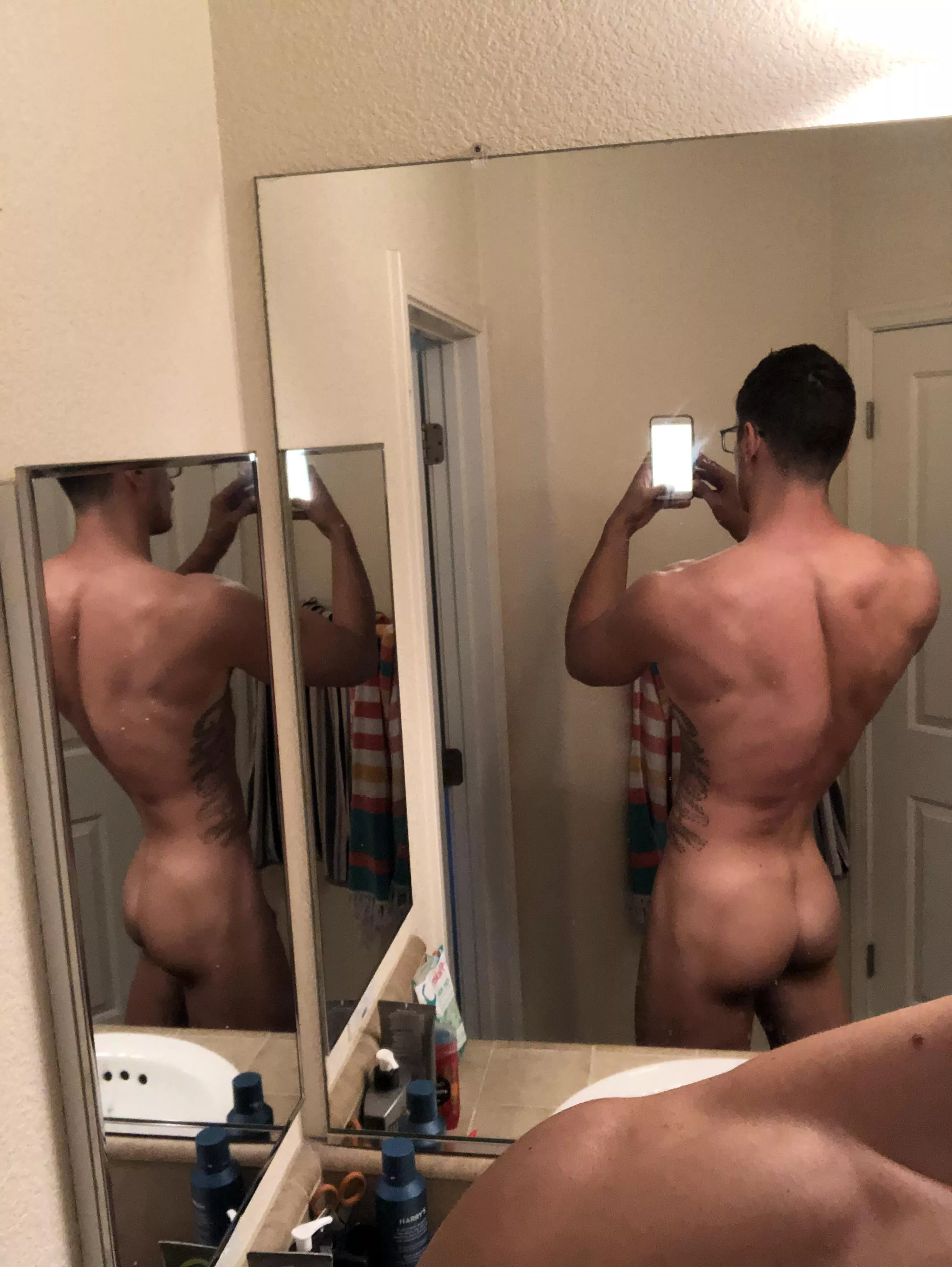 Who’s into tall guys? 💕