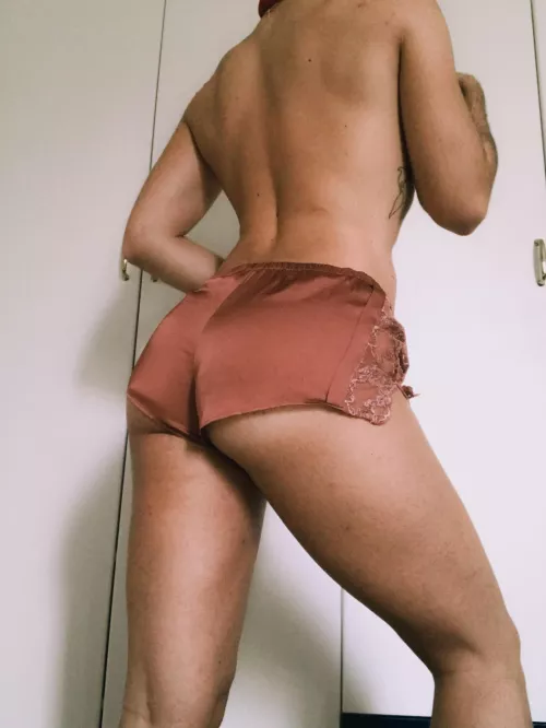 25y ballet dancer 🍑 like my new underwear? 🔥