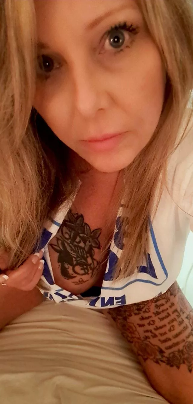49F happy hump day💋