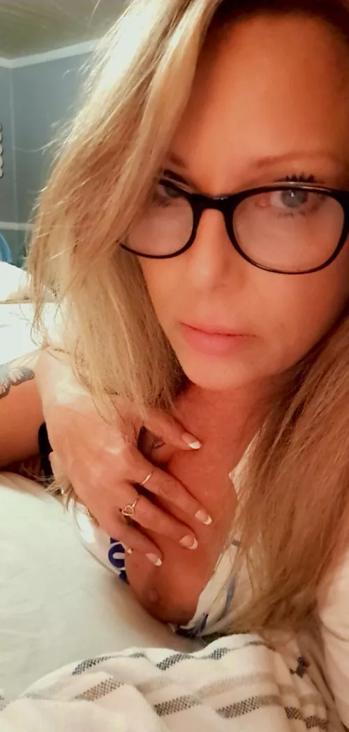 49F happy hump day🍸💋