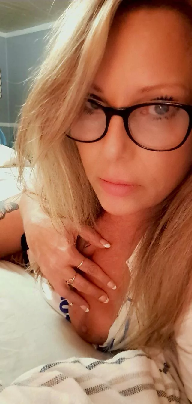 49F happy hump day🍸💋