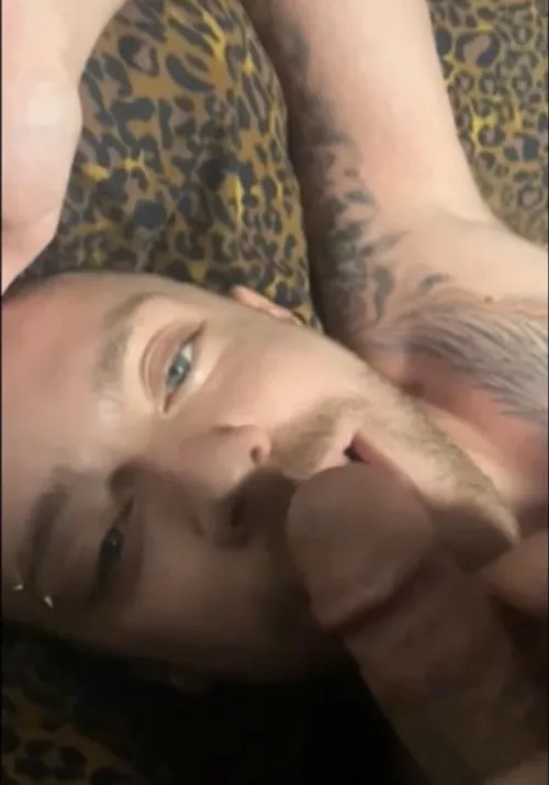 Anyone wanna hold my head in place and fuck my throat?