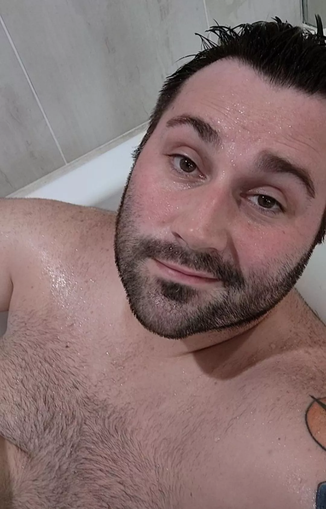 Been a long week already! Time for a good soak!