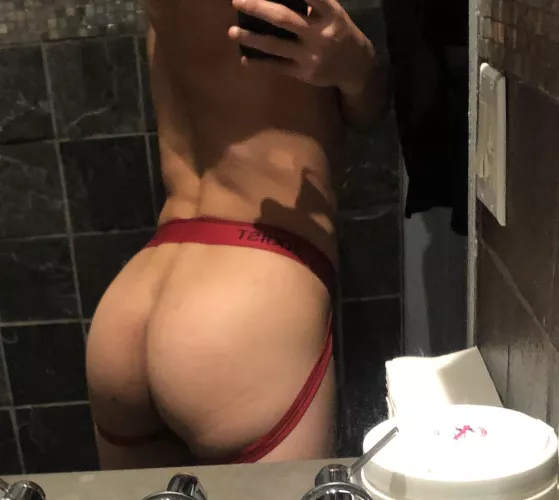Been working all day and felt the need to show off my ass during my break 🍑 👅💦