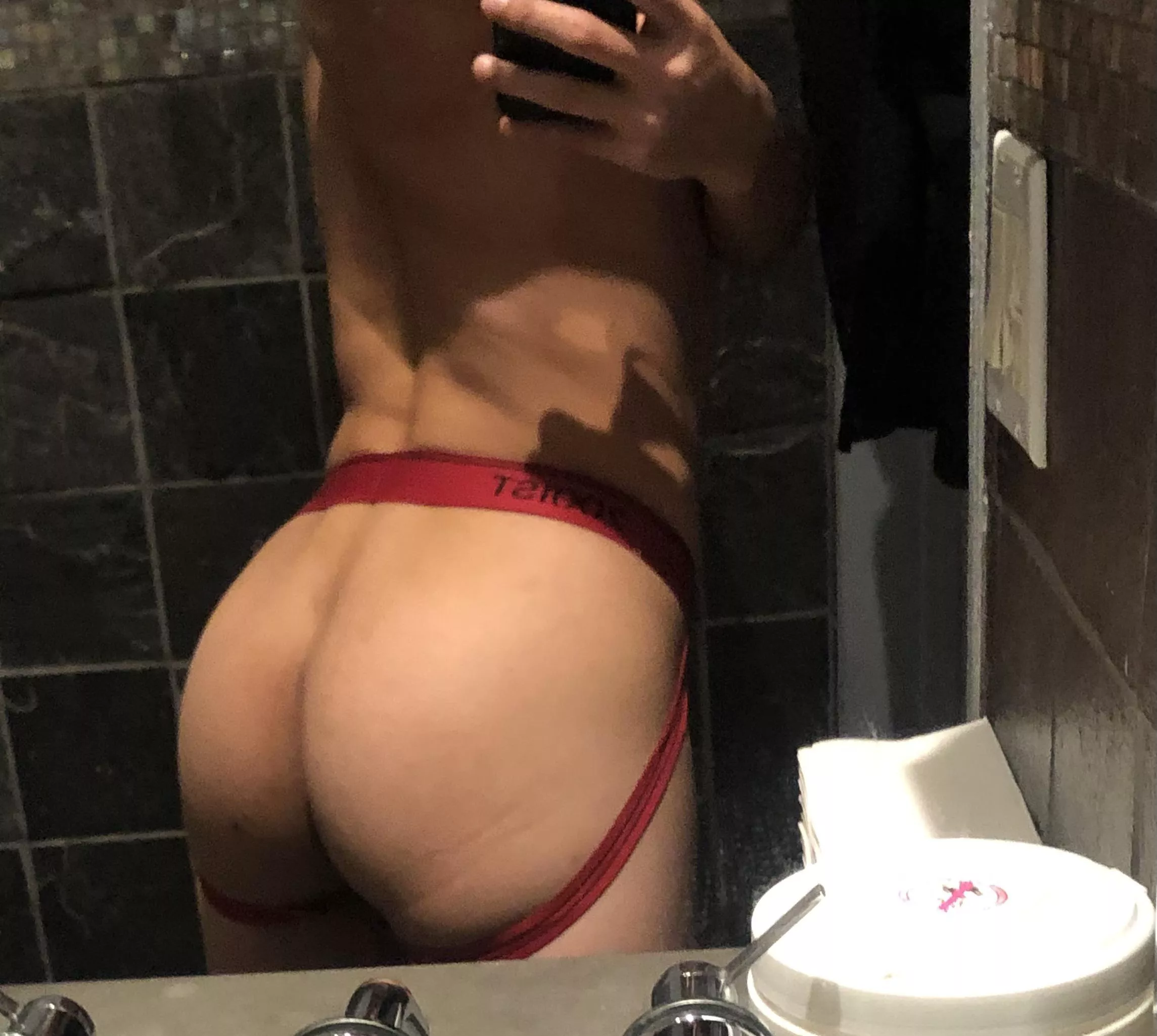 Been working all day and felt the need to show off my ass during my break 🍑 👅💦