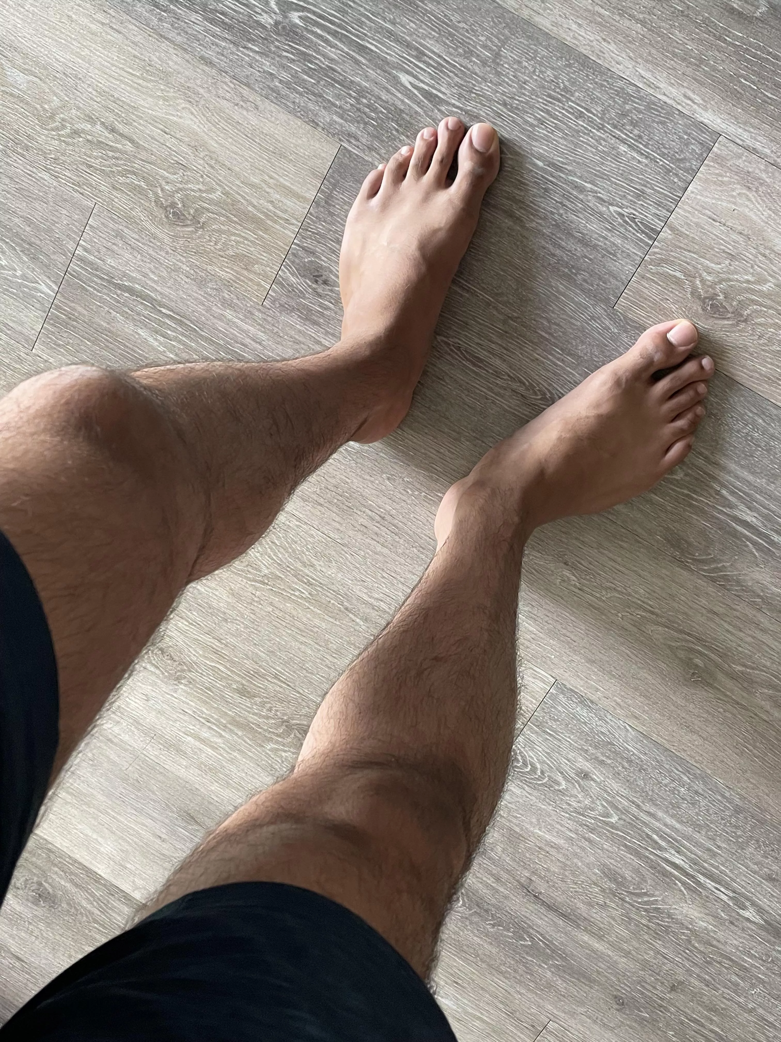 Candid feet after football. What would you do? 🏈 🦶🏼