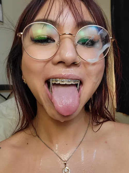 Cum all over my braces 😋
