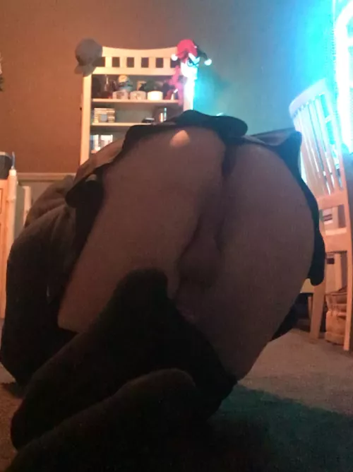 Do you wanna bend me over and spread these fat cheeks? I bet I can make you bust just from grinding this huge booty on your lap 😏 [24M]