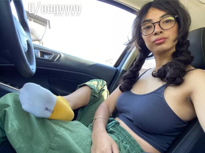 [domme] sissies don’t deserve to see my bare feet