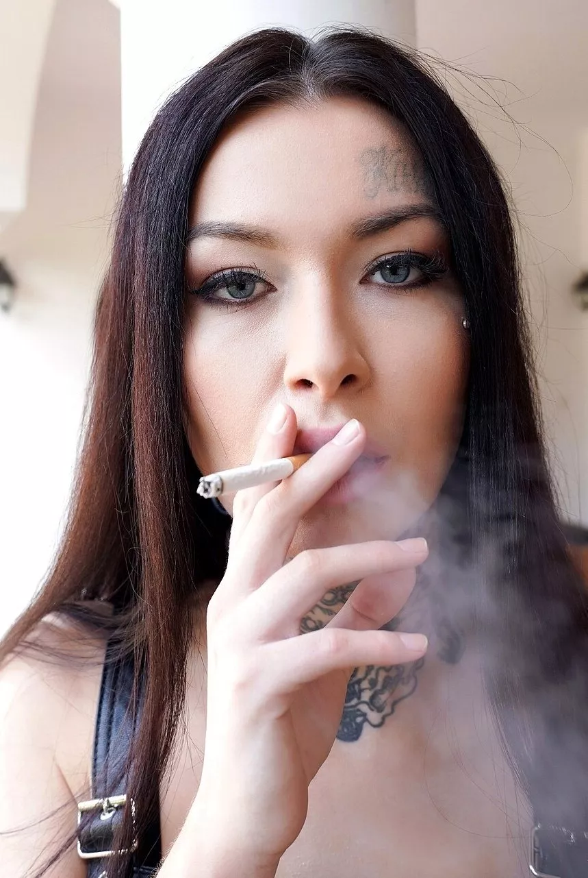 eyes of tabitha poison