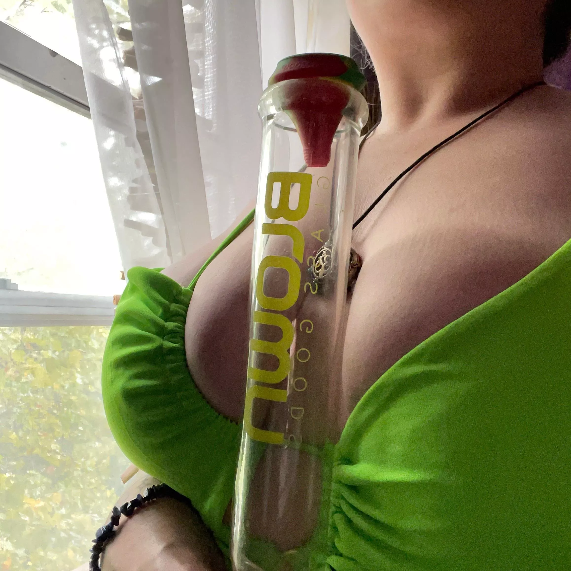 [F] Hits from my bong?