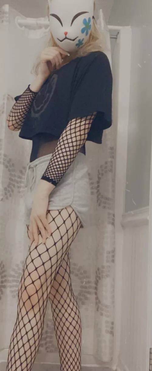 Finally got a new set of full body fishnets after the last one got fatally tangled