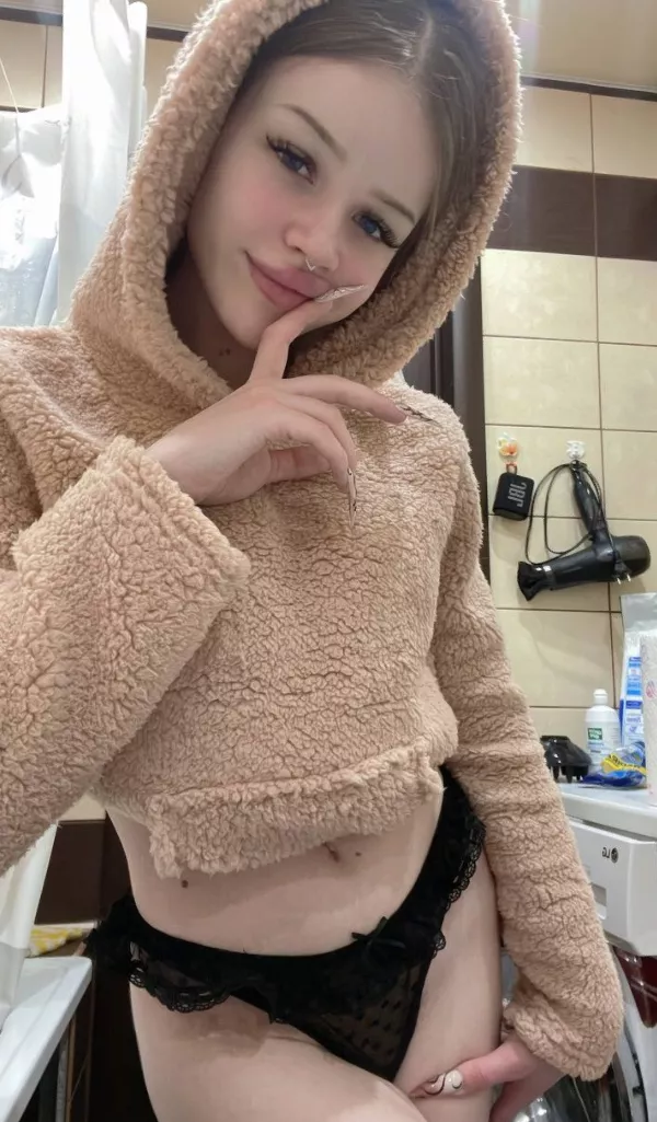 🆓 FREE 🔥 You wanna taste my tight pussy? 🤤