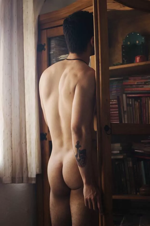 Good book, good butt.