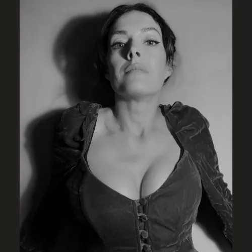 Gwenno’s amazing cleavage