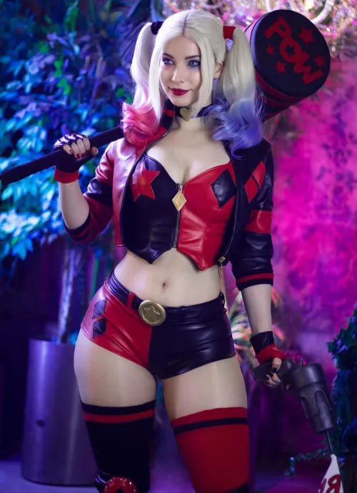 Harley Quinn by Enji Night
