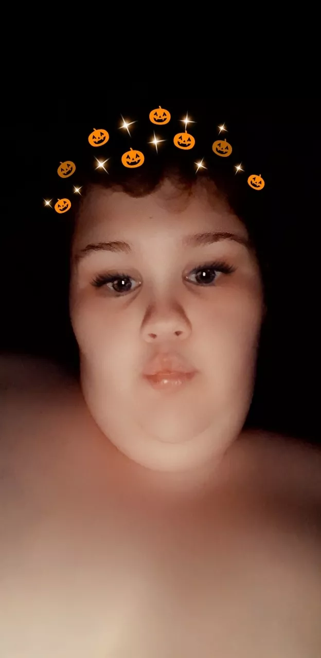 Hey , come play with me master or mommy don't matter to me 💋