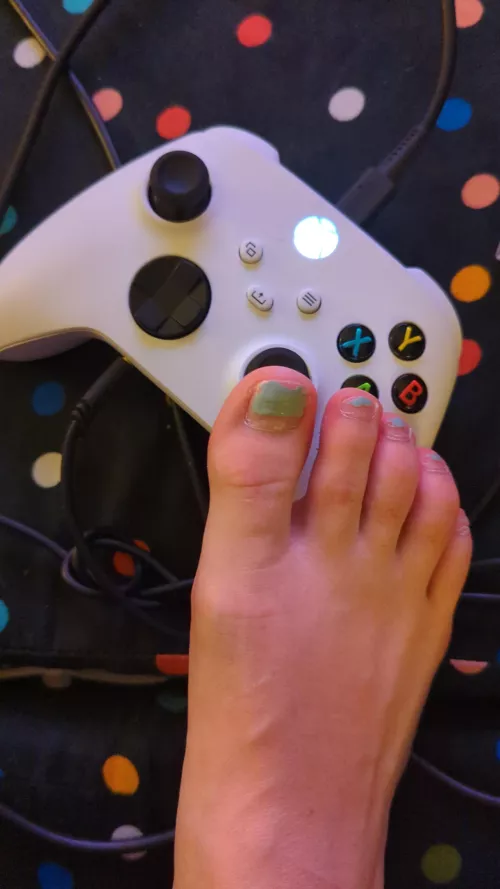 hi! I have super cute feet and toes, but my anxiety makes me pick at them... can I still show you my toes?