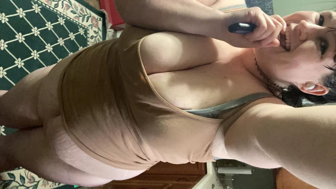 I bet you can’t fuck me harder than life does 😝