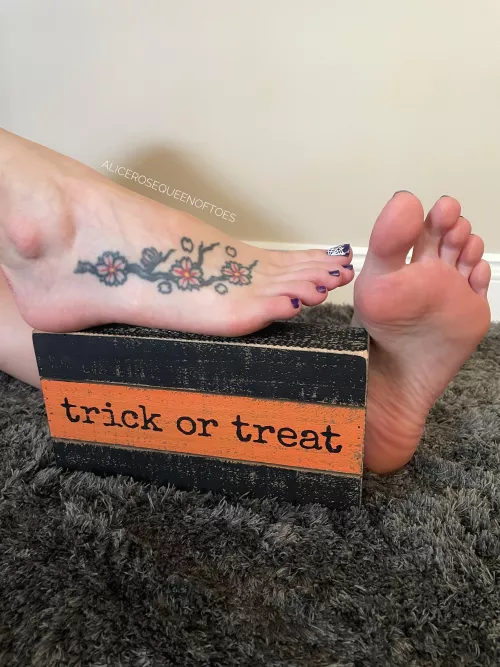 I heard you wanted something sweet, so here are my feet😉