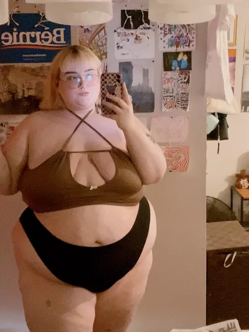 i need a cuddle buddy 💗