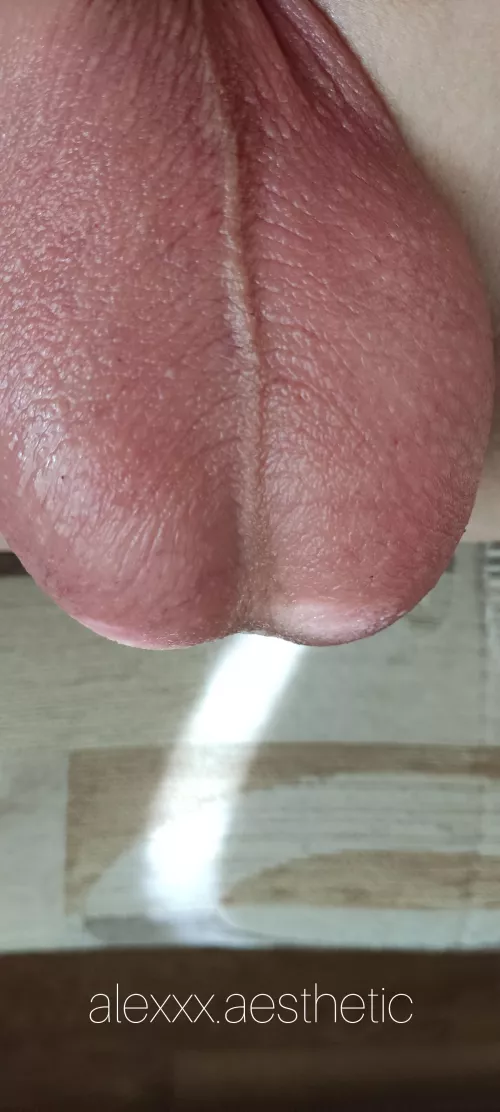 I need someone pervy to lick my big balls covered in cum. 😈👅