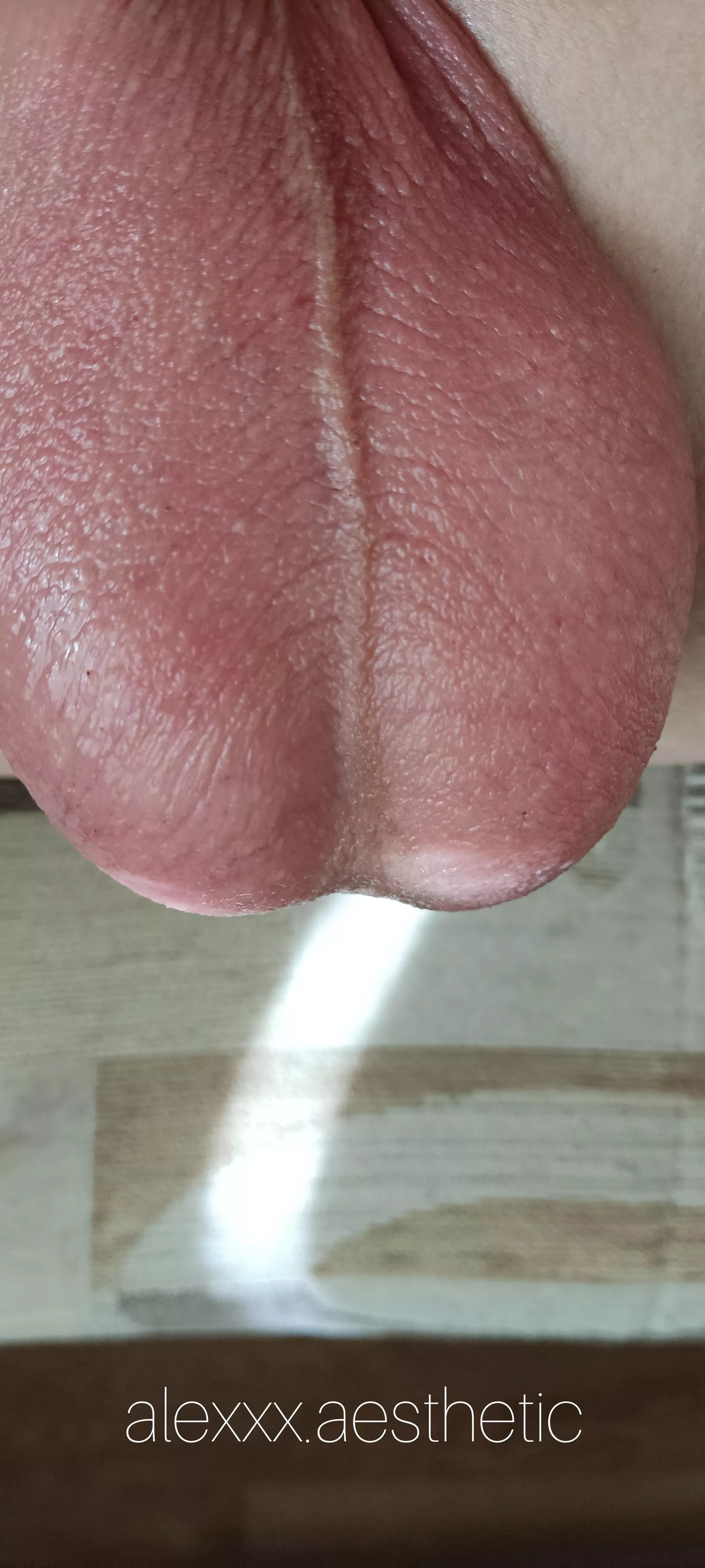 I need someone pervy to lick my big balls covered in cum. 😈👅