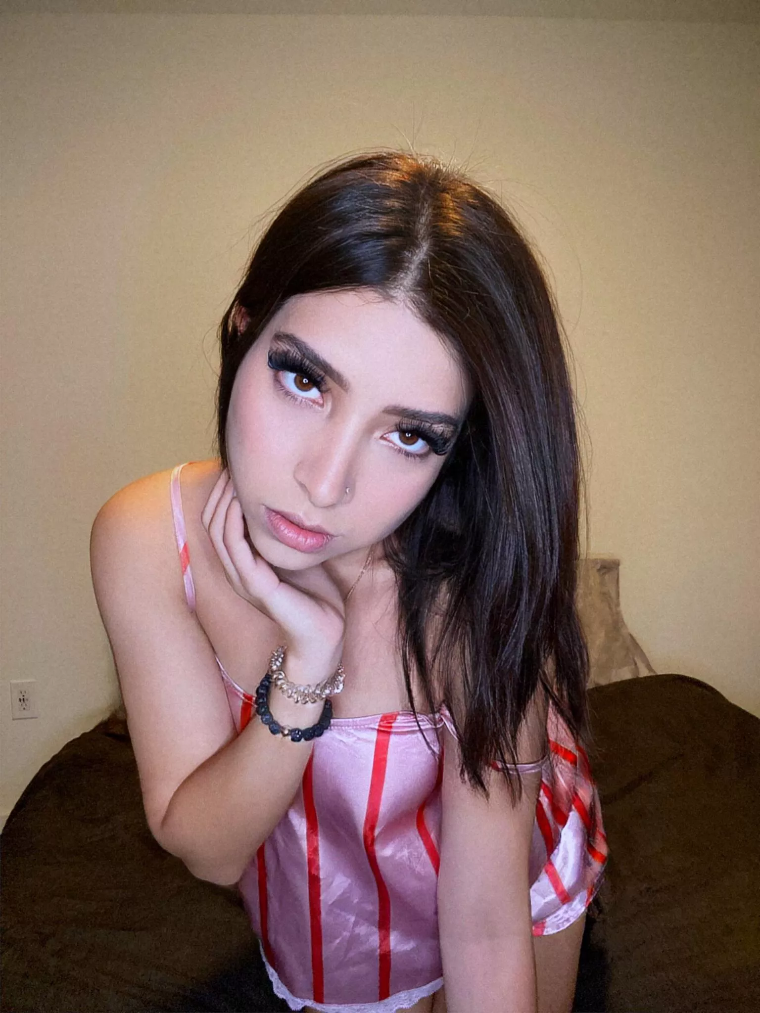 [IG] come say hi 😏