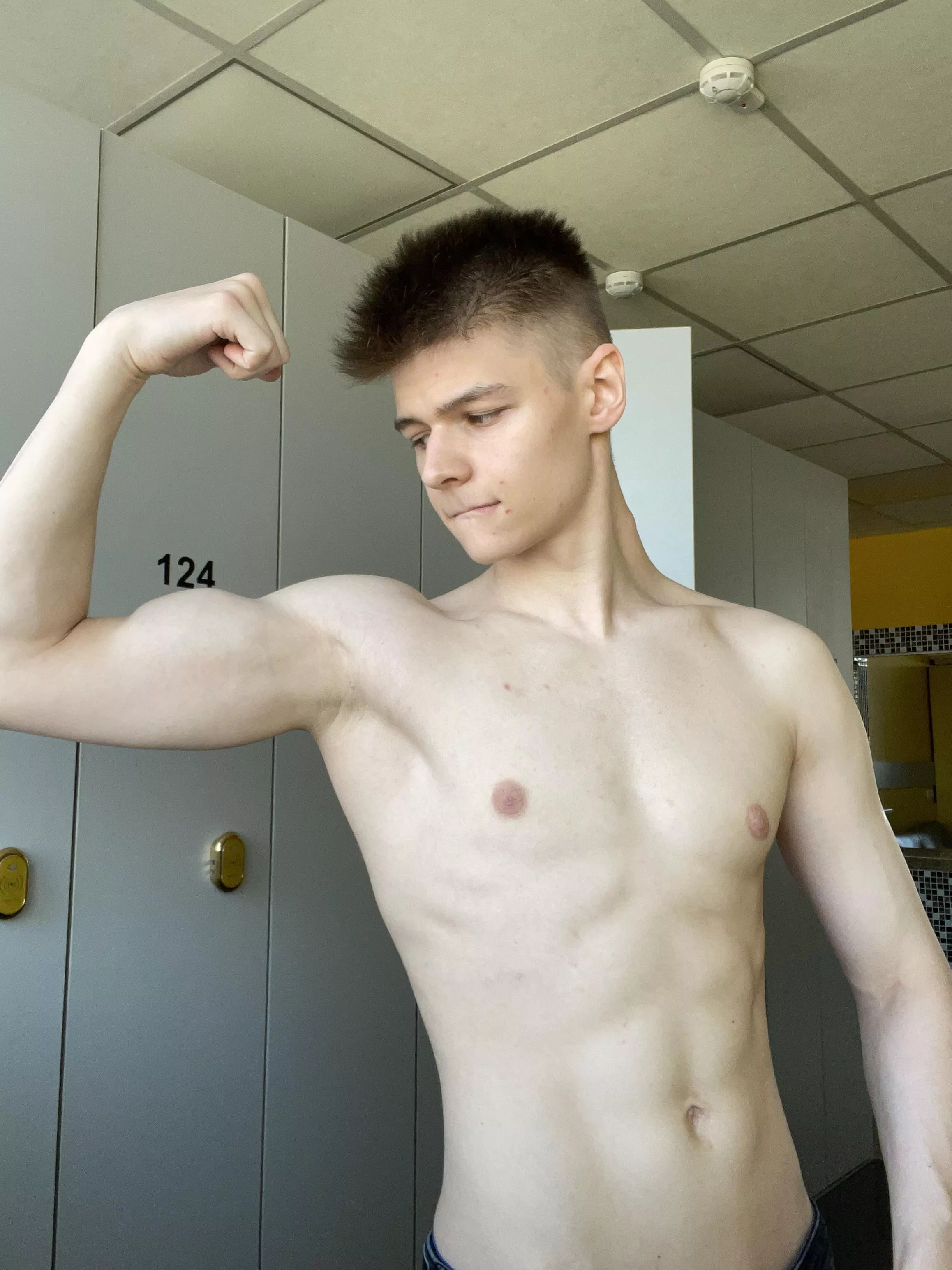 I’ve just had a hard workout. Would you sniff it? 😏