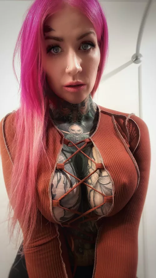 Just a lil peek a boo top