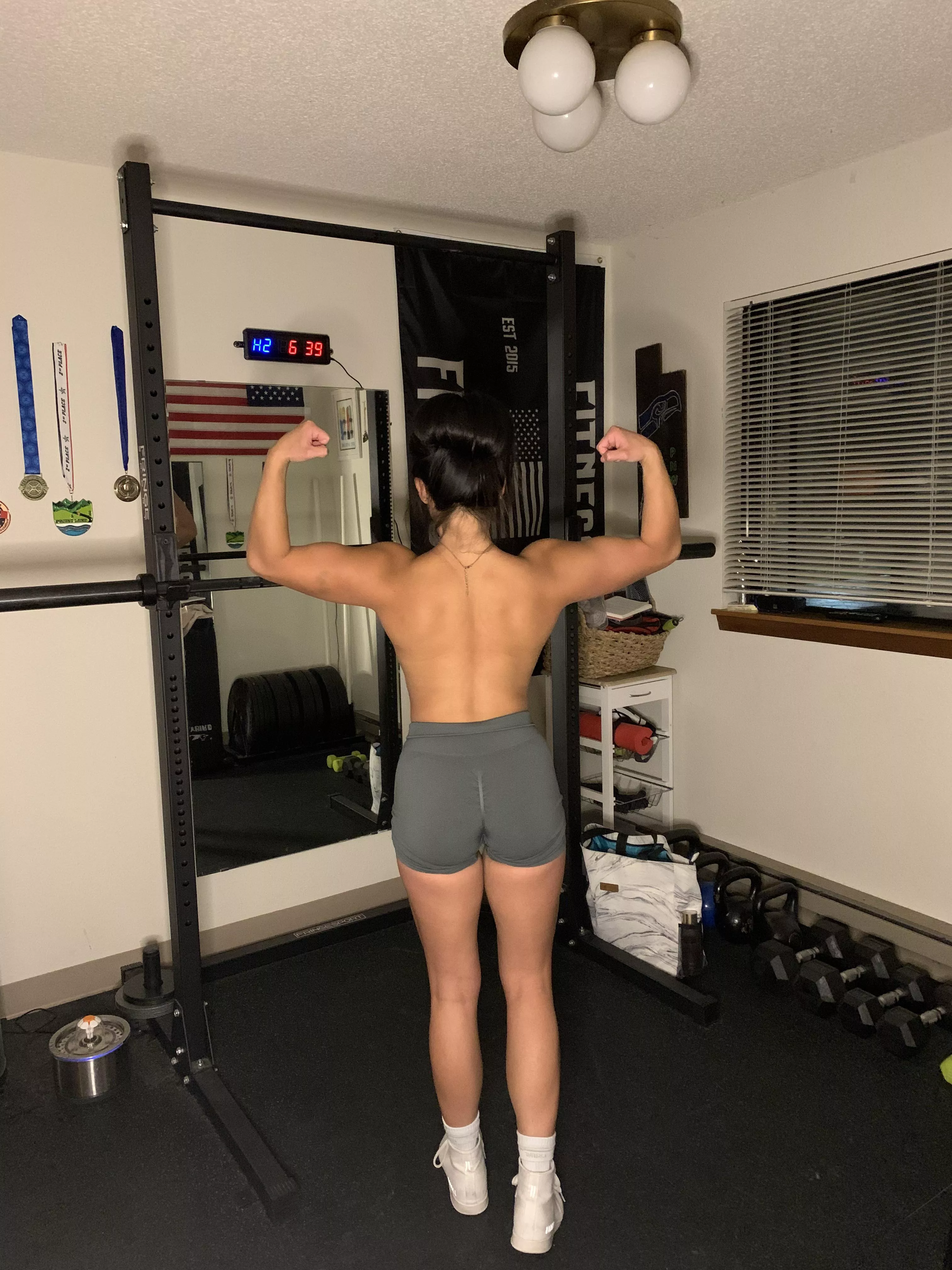 Just because you can’t see your back doesn’t mean you shouldn’t train it 😉