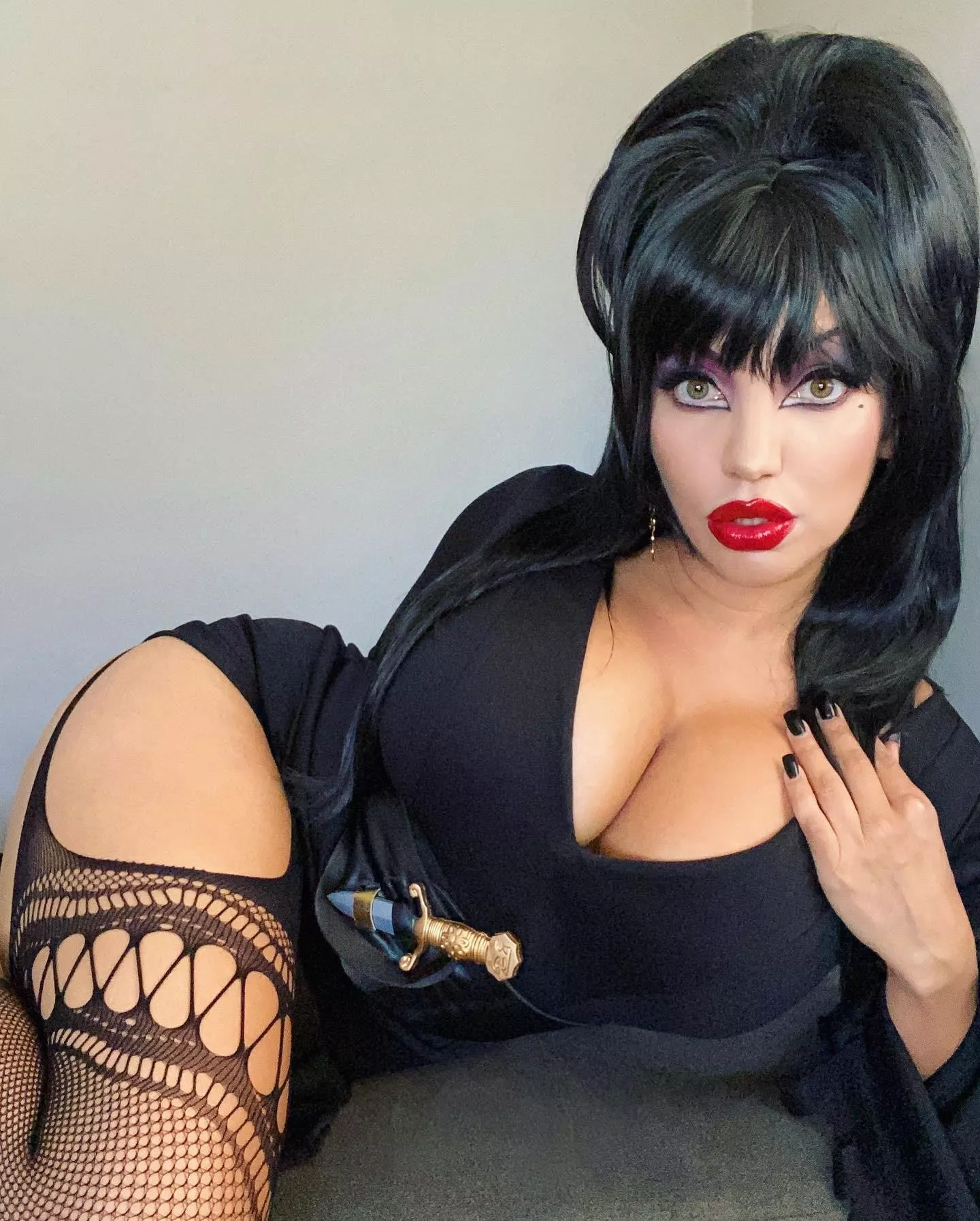 Latina Elvira, Halloween Fun 😈🖤