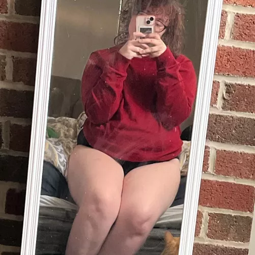 let me smother you under my thighs? 🥺