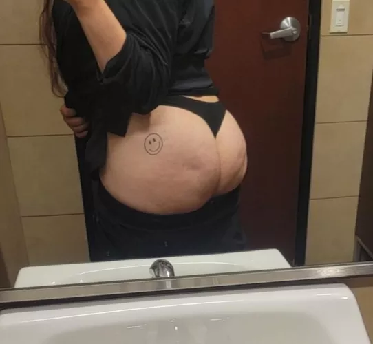 mirror selfie at work