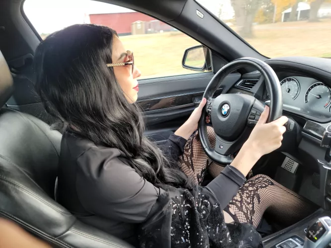 Morticia Modern on my way to pass out candy.