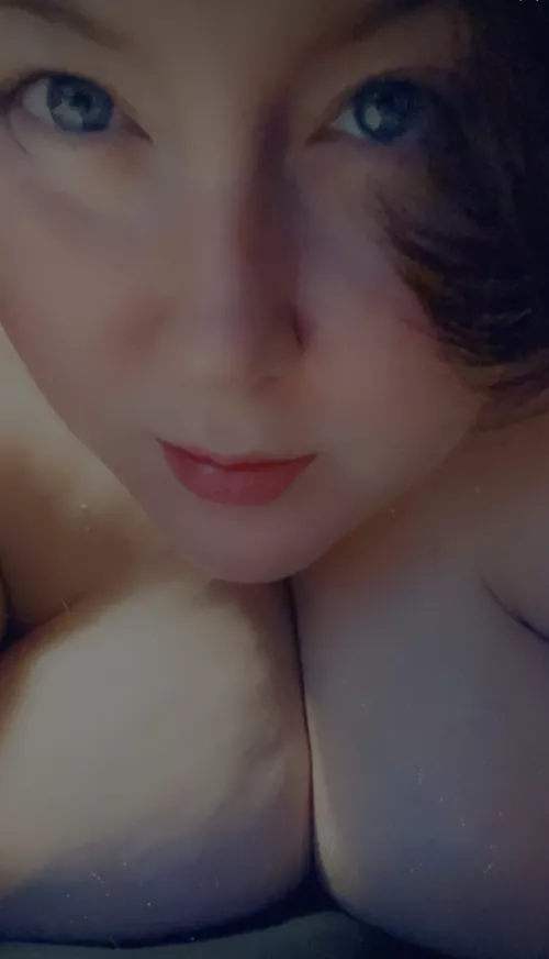 Need a boy to suck my boobs